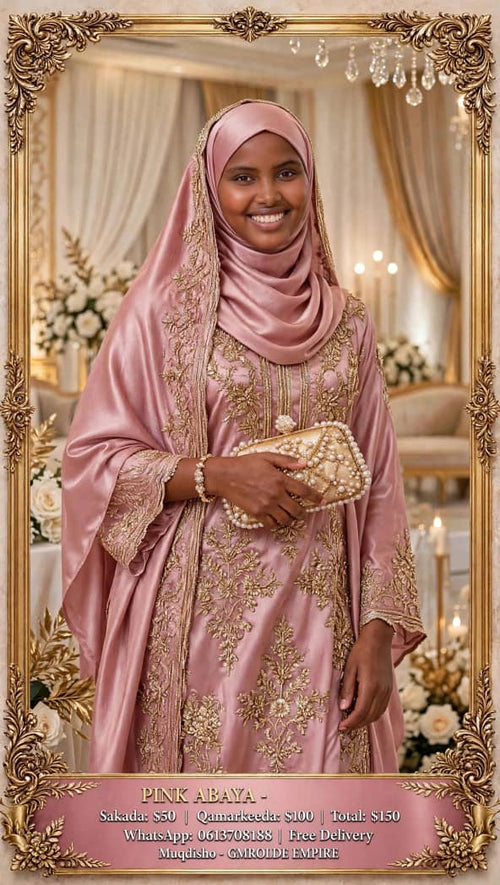 Cabaayad Pink ah oo Qurxin Dahabi ah Leh